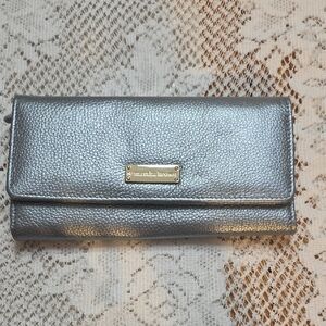 Metallic Silver Wallet by Samantha Brown Magnetic Closure ,Rfid Blocking